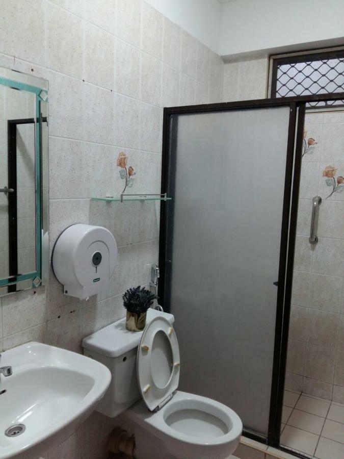 Harrington Court Apartment *